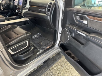 2019 RAM 1500 Laramie Crew Cab 4x4 6'4' Box