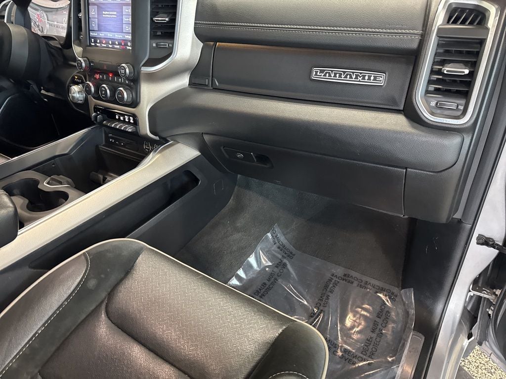 2019 RAM 1500 Laramie Crew Cab 4x4 6'4' Box