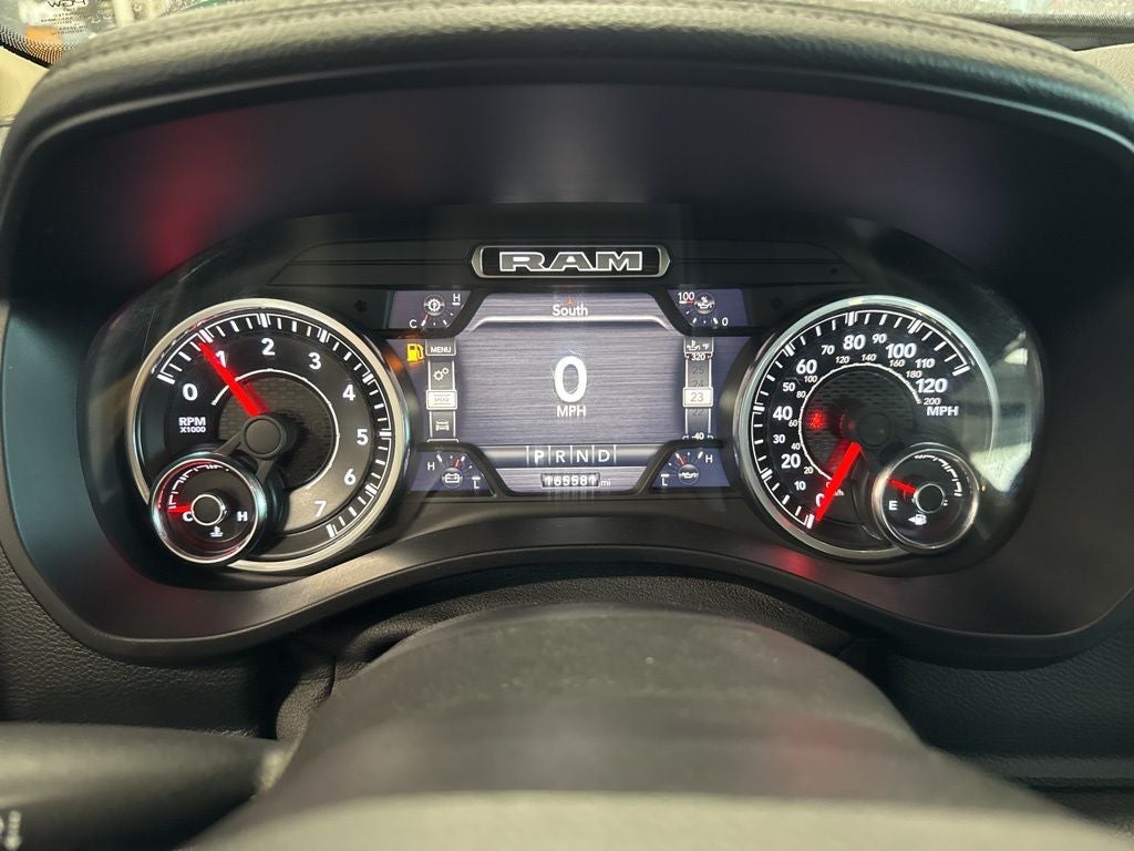 2019 RAM 1500 Laramie Crew Cab 4x4 6'4' Box