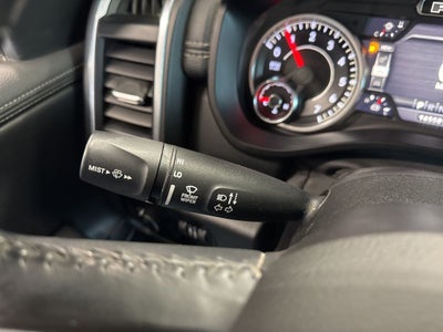 2019 RAM 1500 Laramie Crew Cab 4x4 6'4' Box