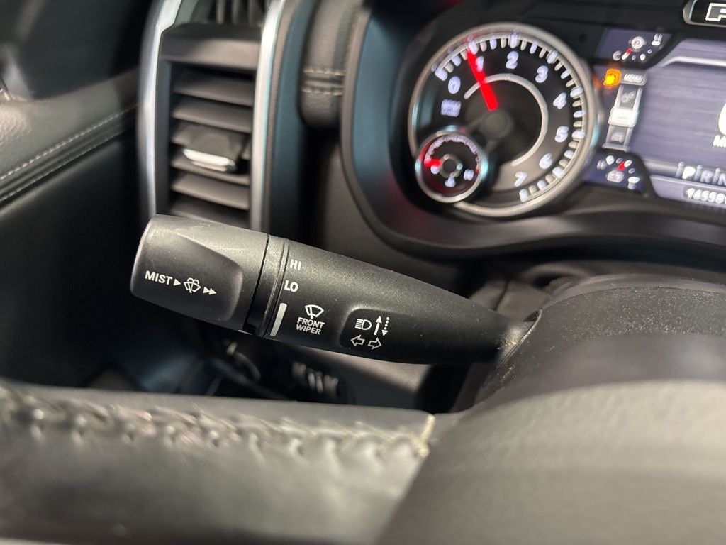 2019 RAM 1500 Laramie Crew Cab 4x4 6'4' Box