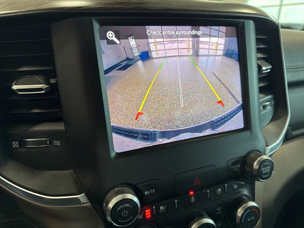 2019 RAM 1500 Laramie Crew Cab 4x4 6'4' Box