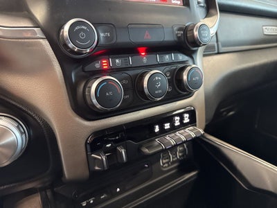 2019 RAM 1500 Laramie Crew Cab 4x4 6'4' Box