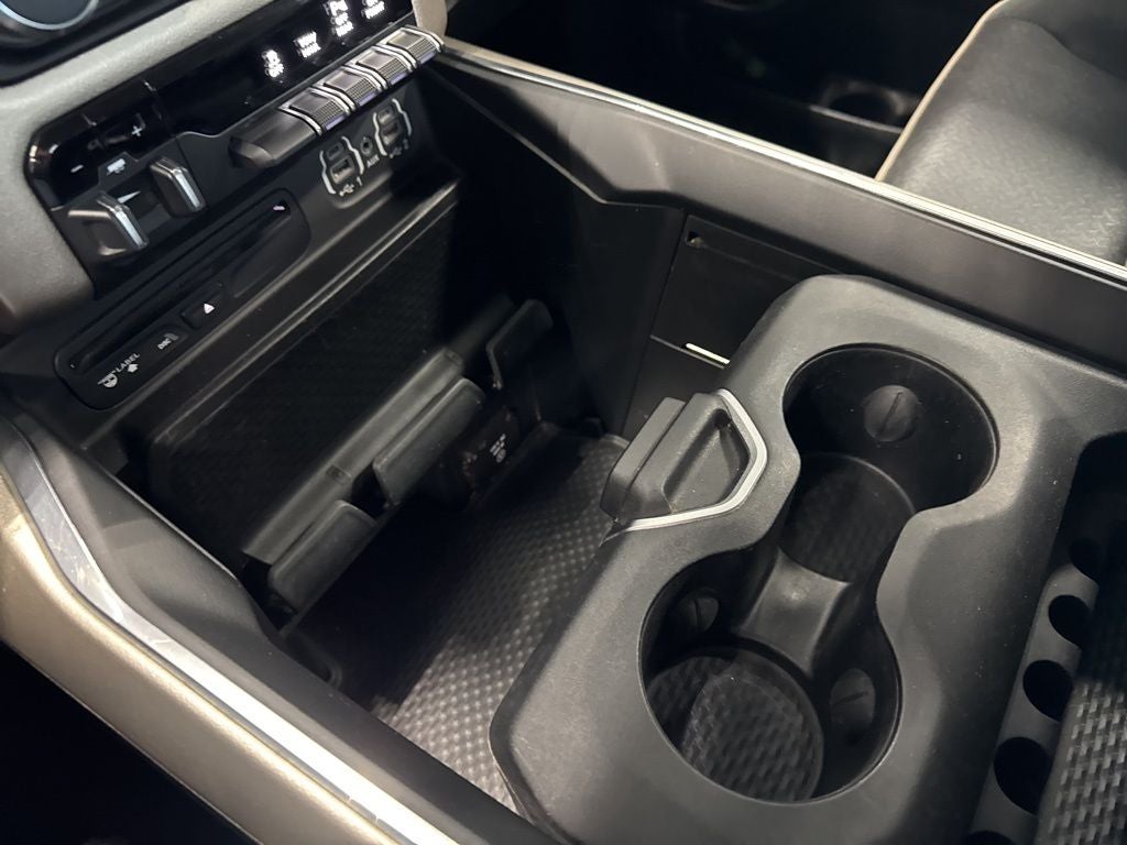 2019 RAM 1500 Laramie Crew Cab 4x4 6'4' Box