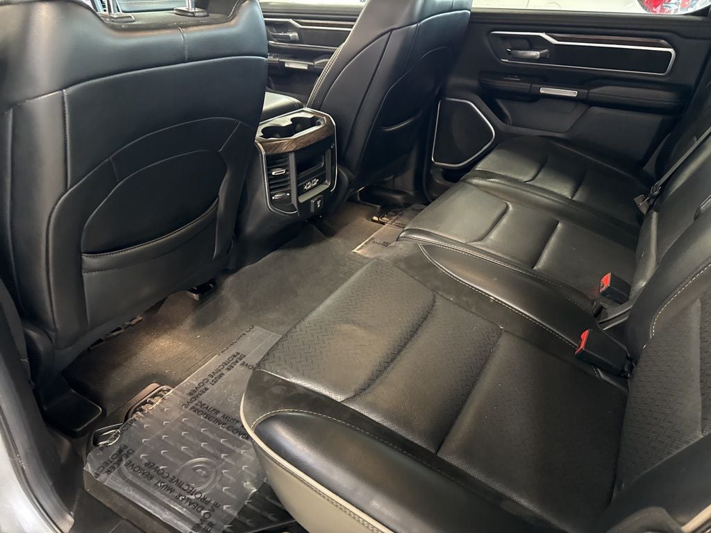 2019 RAM 1500 Laramie Crew Cab 4x4 6'4' Box