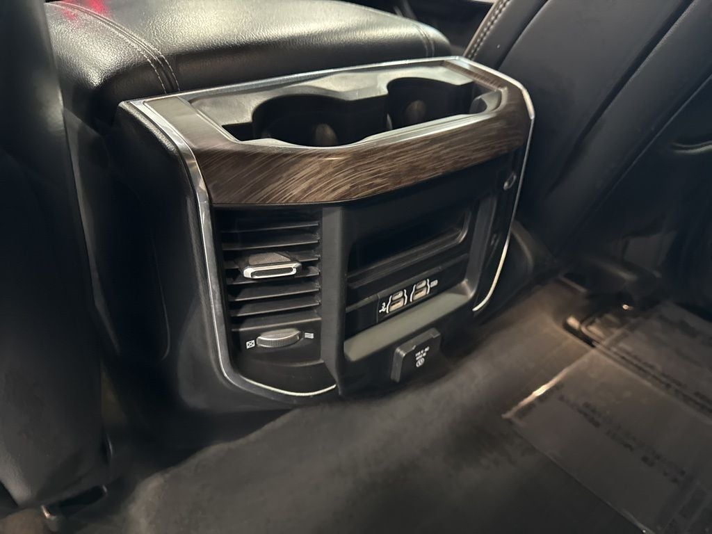 2019 RAM 1500 Laramie Crew Cab 4x4 6'4' Box