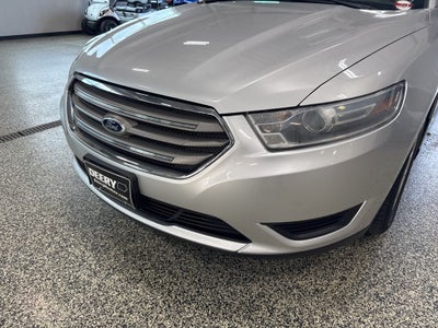 2014 Ford Taurus SE