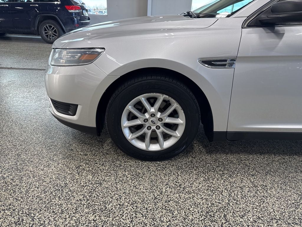 2014 Ford Taurus SE
