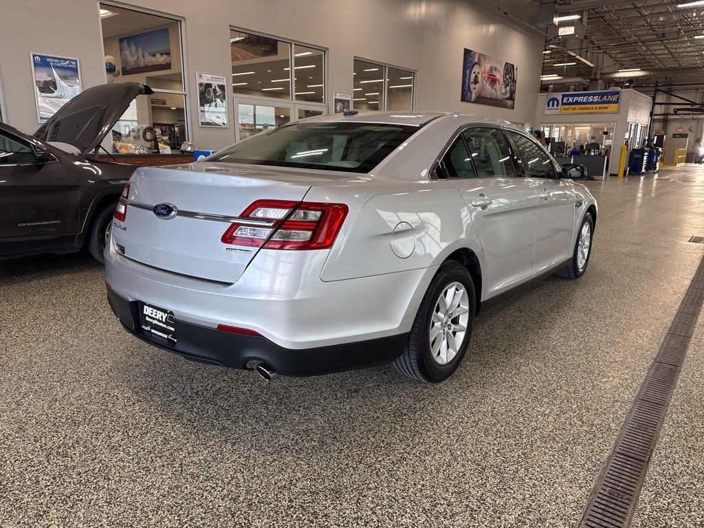 2014 Ford Taurus SE