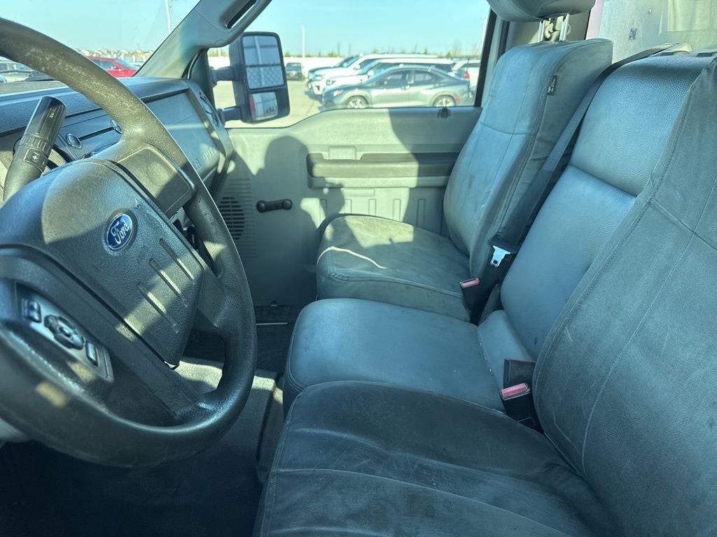 2013 Ford F-550 Chassis XL DRW