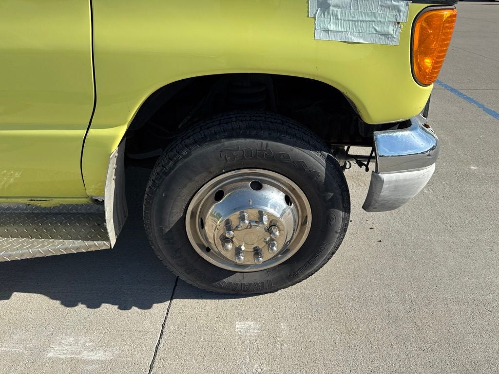 2007 Ford E-450 Cutaway Base