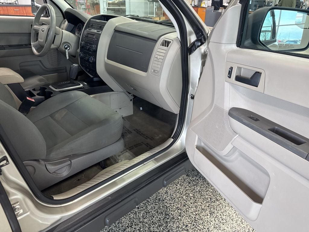 2010 Ford Escape XLS