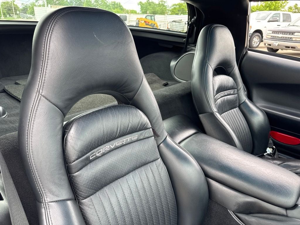 2001 Chevrolet Corvette Base