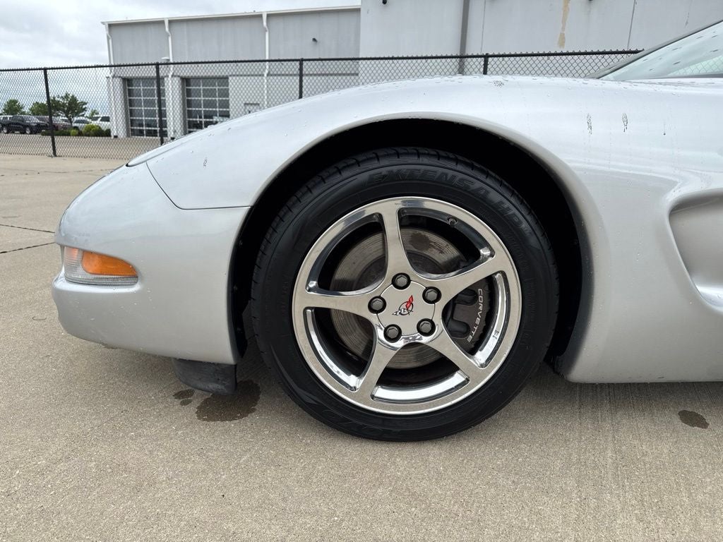 2001 Chevrolet Corvette Base