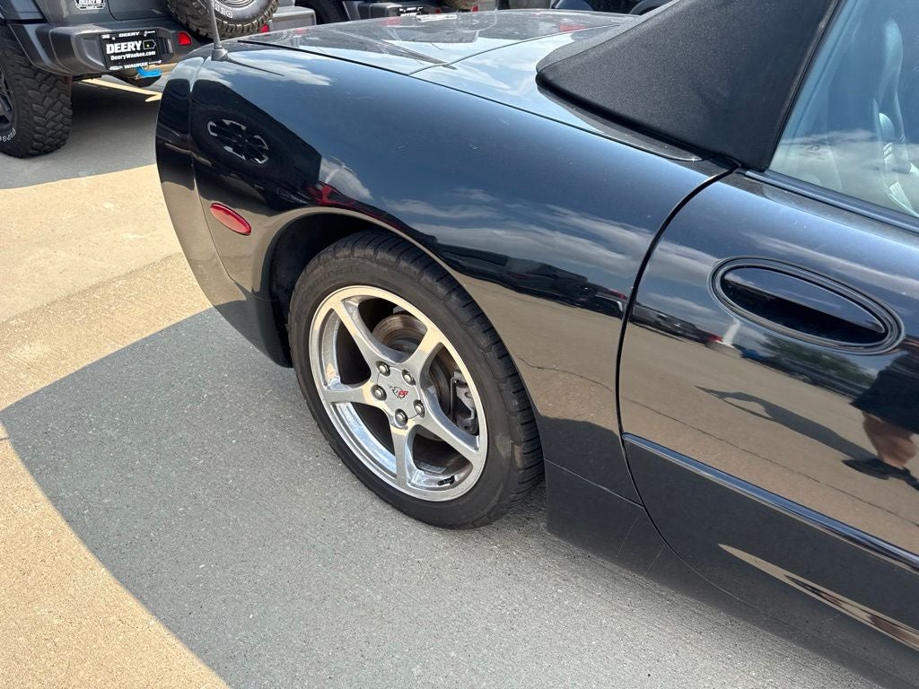 2003 Chevrolet Corvette Base