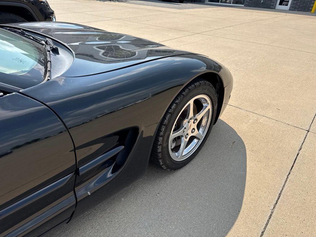 2003 Chevrolet Corvette Base