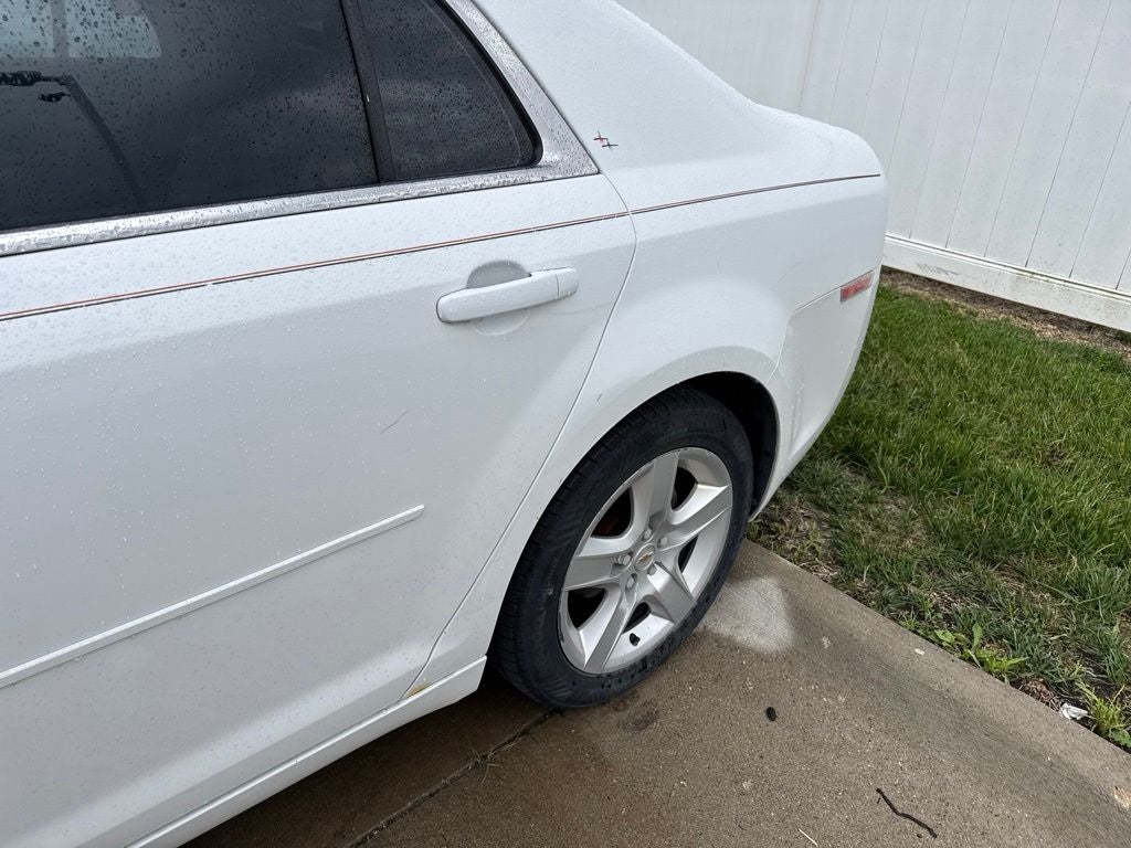 2011 Chevrolet Malibu LS 1LS