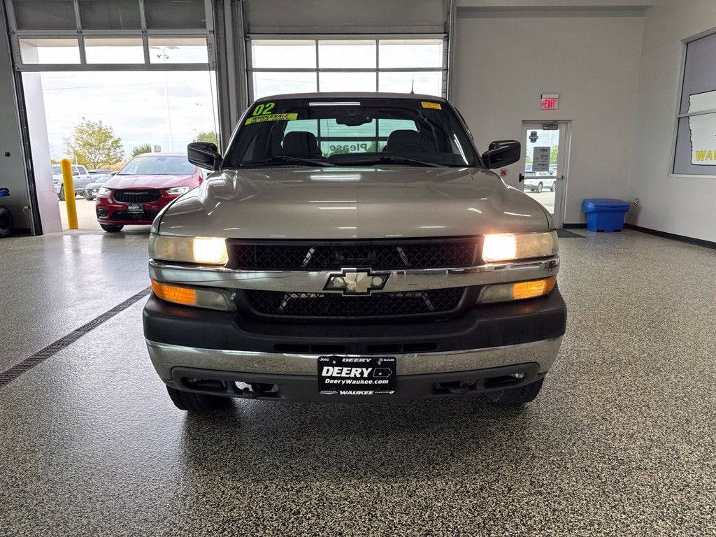 Used 2002 Chevrolet Silverado 2500HD LT with VIN 1GCHK29U72E160882 for sale in Waukee, IA
