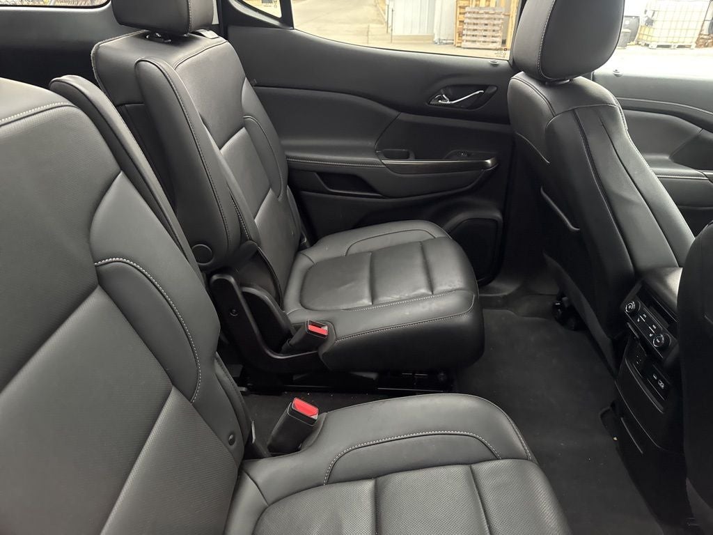 2023 GMC Acadia AWD SLT