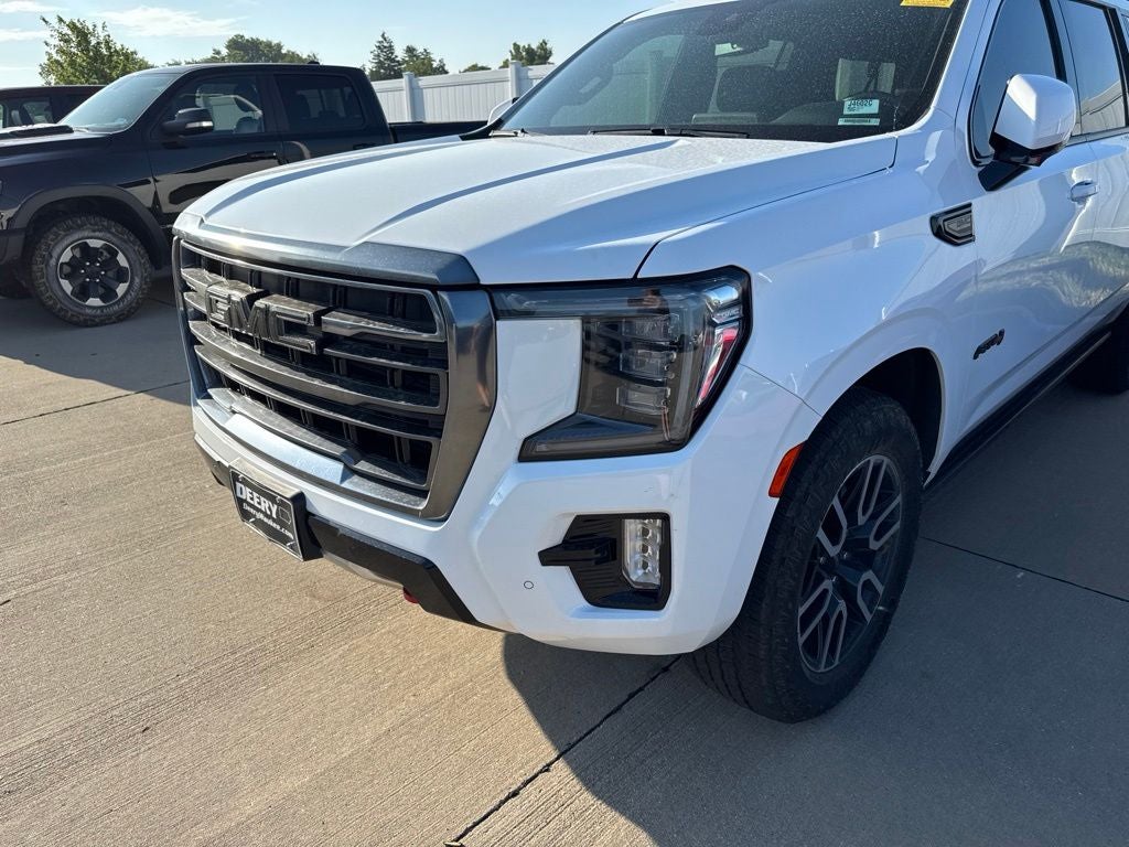 2023 GMC Yukon XL 4WD AT4