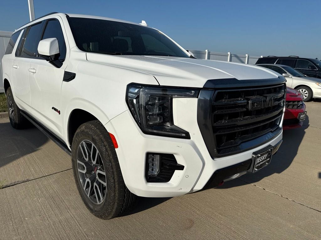 2023 GMC Yukon XL 4WD AT4