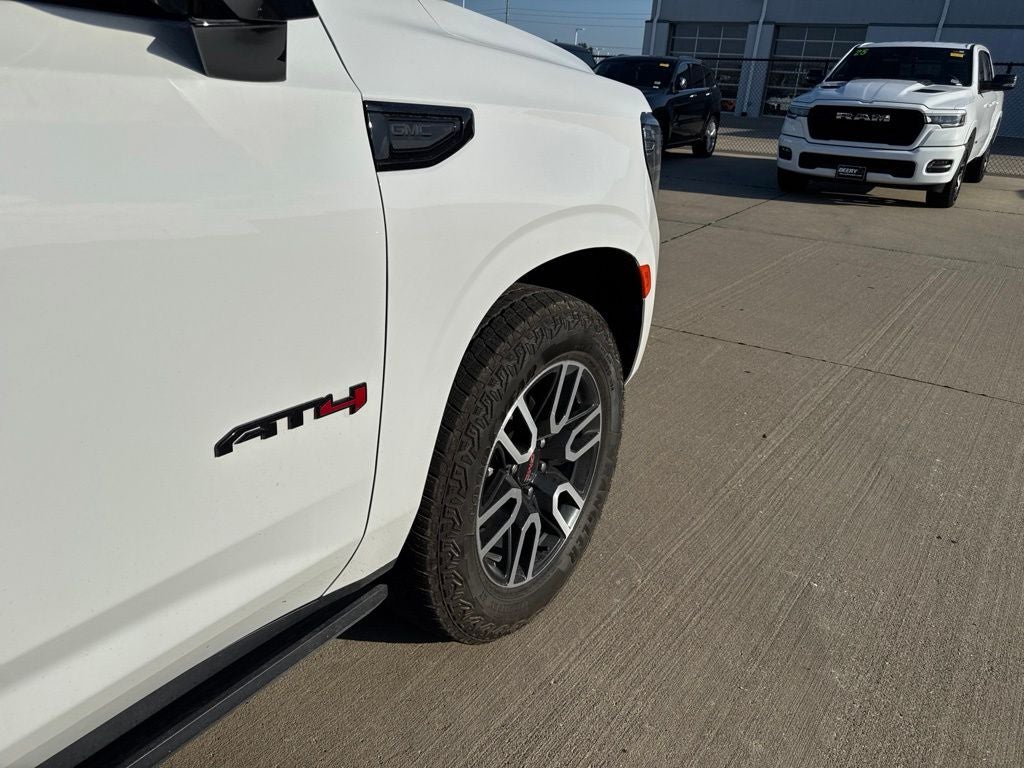 2023 GMC Yukon XL 4WD AT4