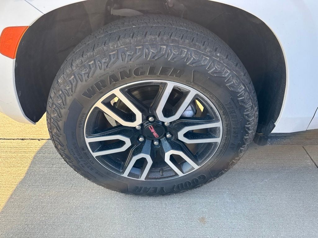 2023 GMC Yukon XL 4WD AT4