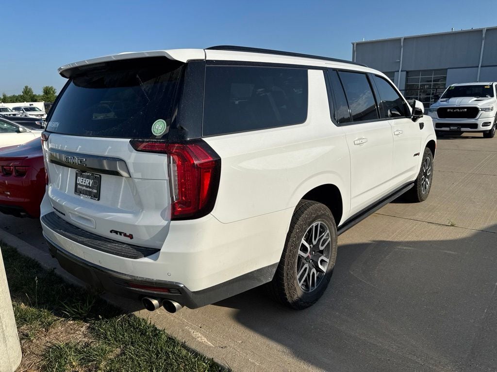 2023 GMC Yukon XL 4WD AT4