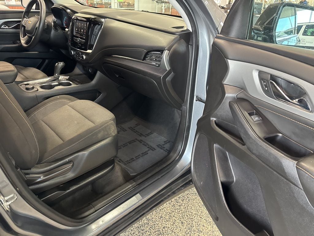 2020 Chevrolet Traverse AWD LS