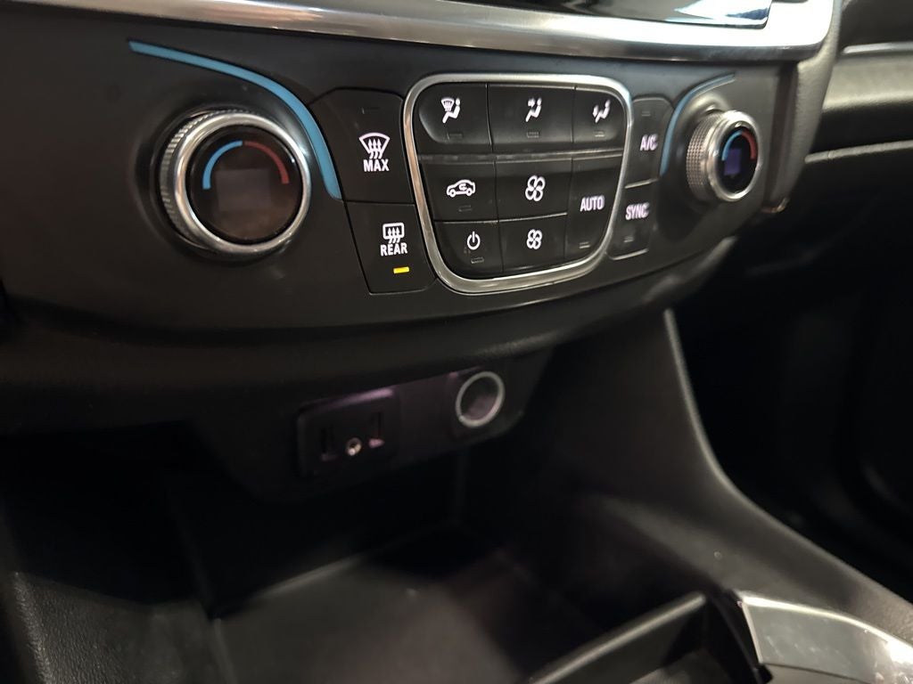 2020 Chevrolet Traverse AWD LS