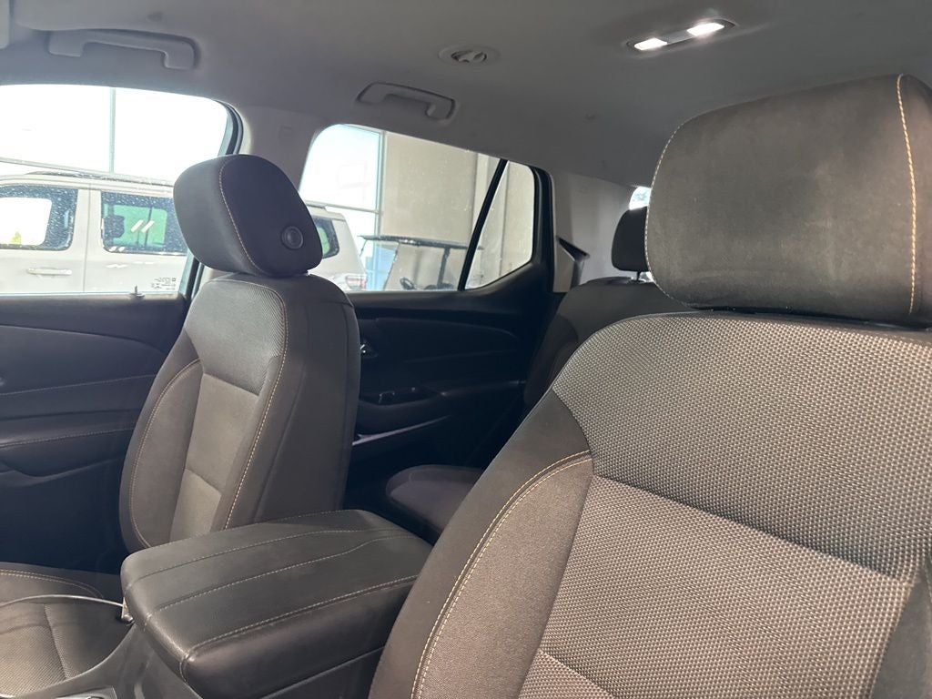 2020 Chevrolet Traverse AWD LS