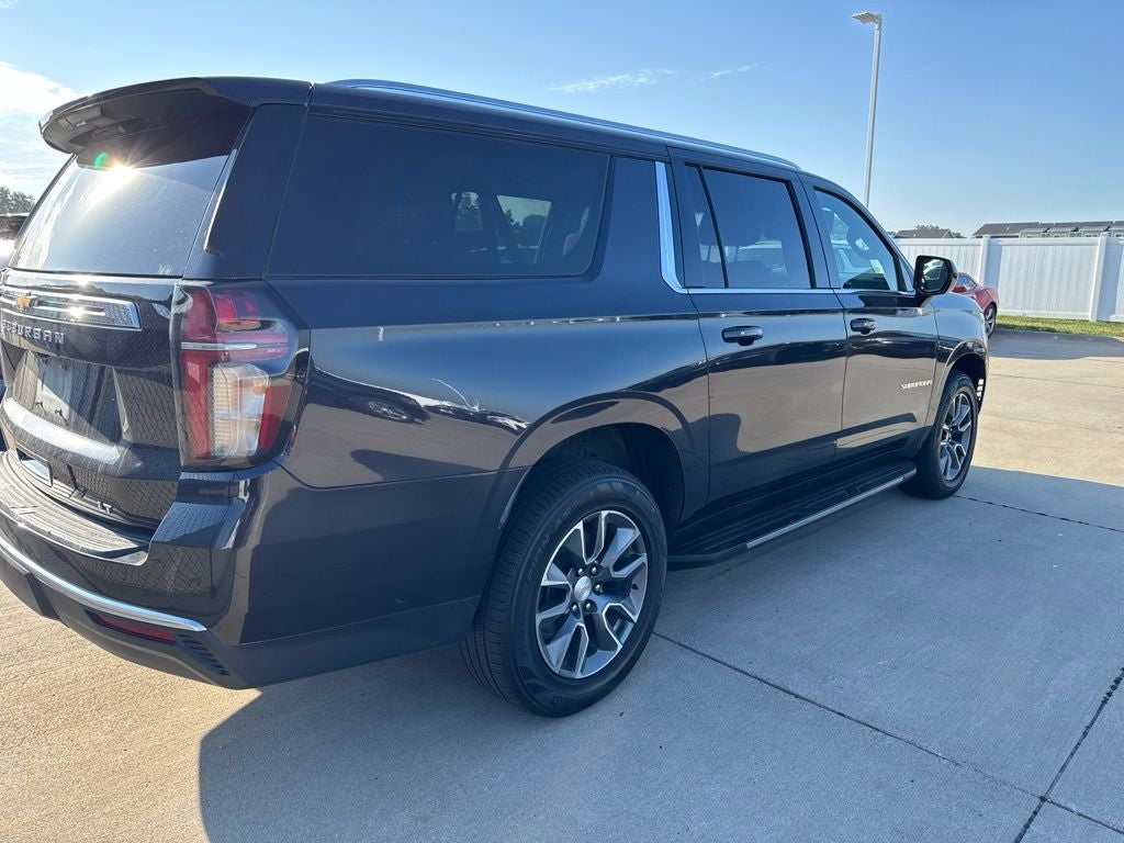 2023 Chevrolet Suburban 4WD LT