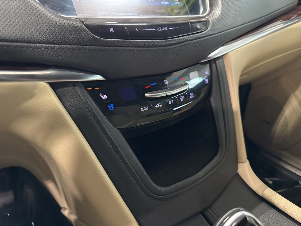 2018 Cadillac XT5 Premium Luxury
