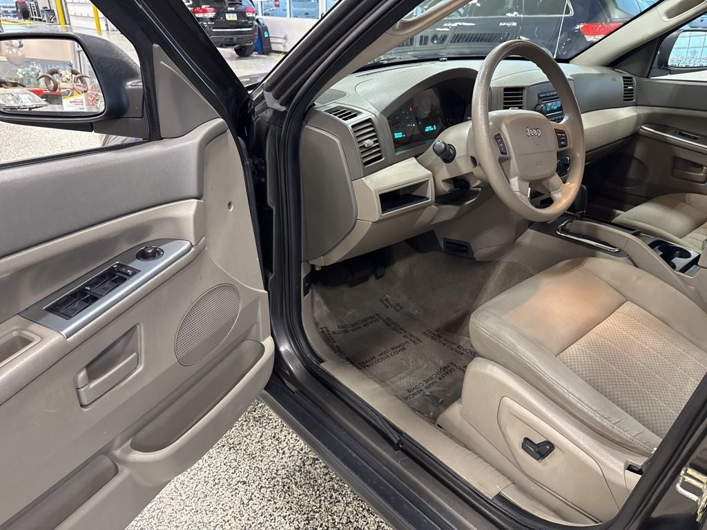 2005 Jeep Grand Cherokee Laredo