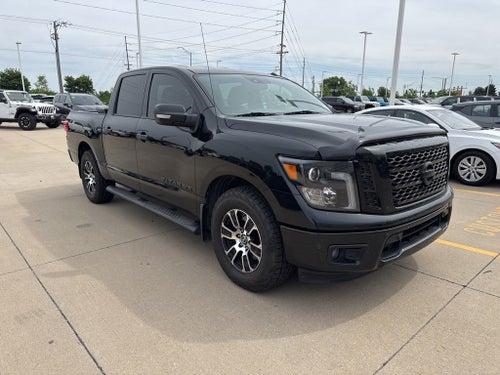 2018 Nissan TITAN SV