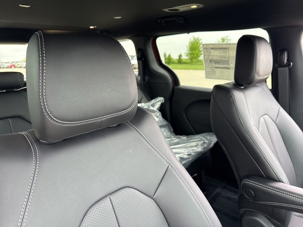 2027 Chrysler Pacifica PACIFICA SELECT