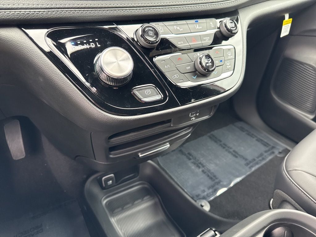 2027 Chrysler Pacifica PACIFICA SELECT