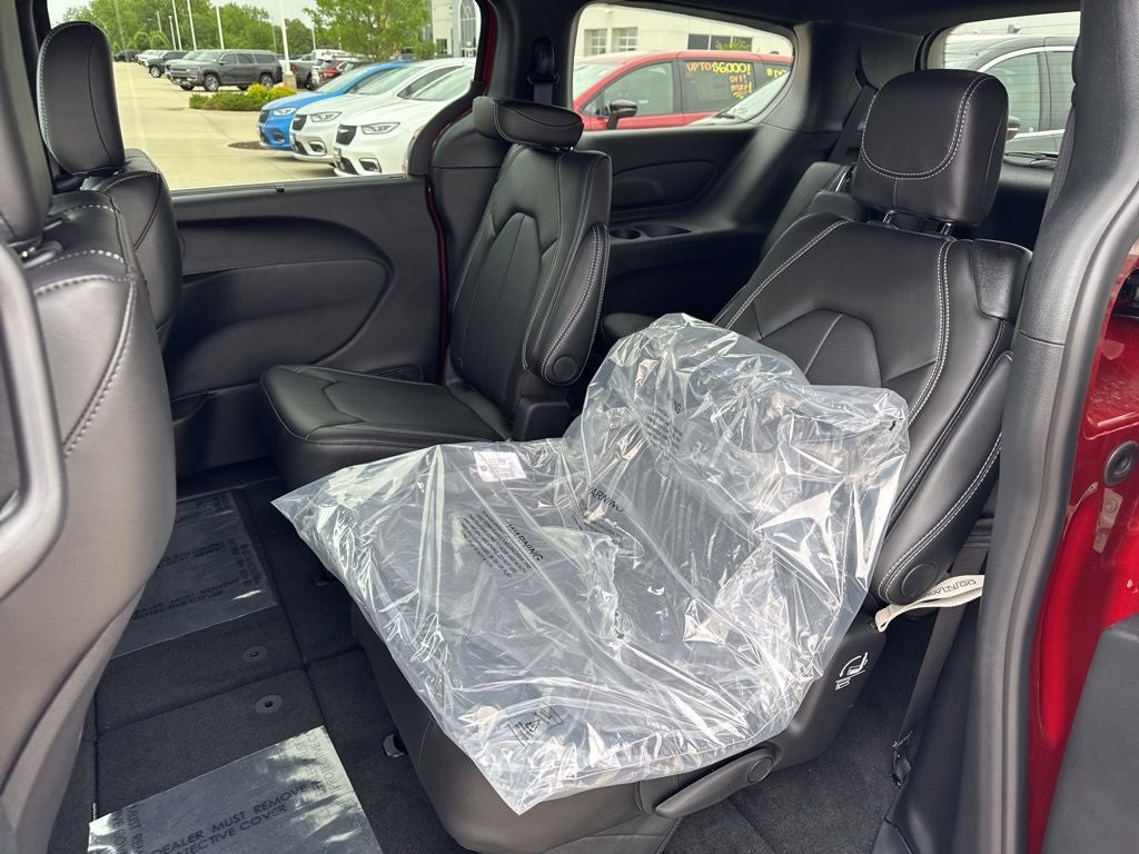 2027 Chrysler Pacifica PACIFICA SELECT