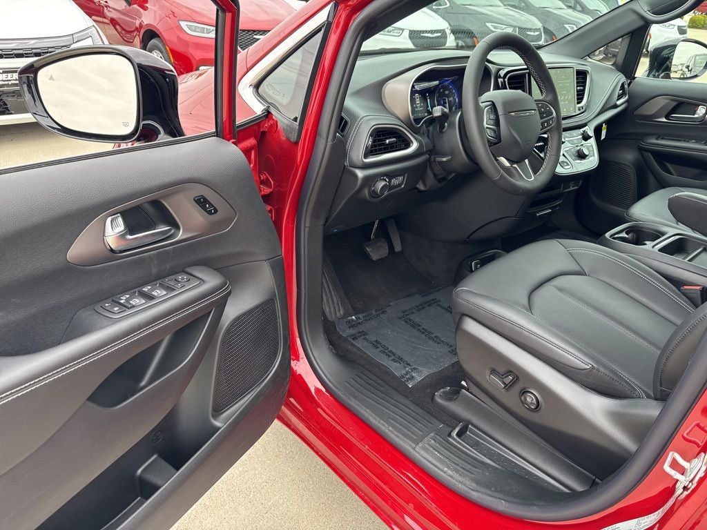 2027 Chrysler Pacifica PACIFICA SELECT
