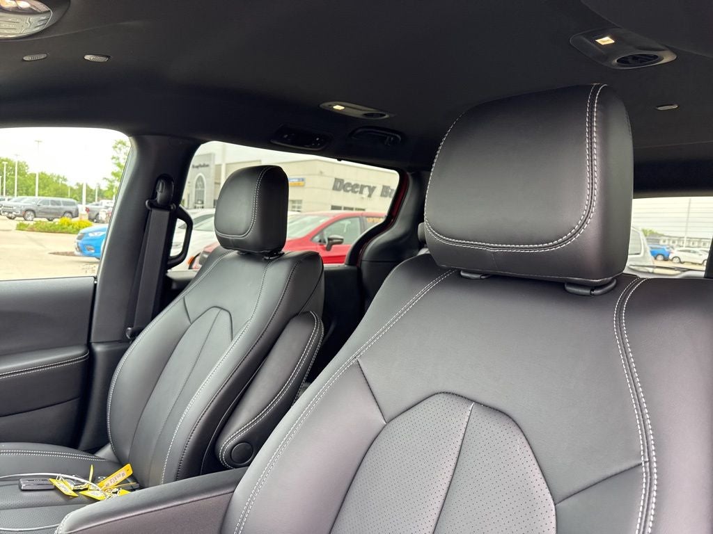2027 Chrysler Pacifica PACIFICA SELECT