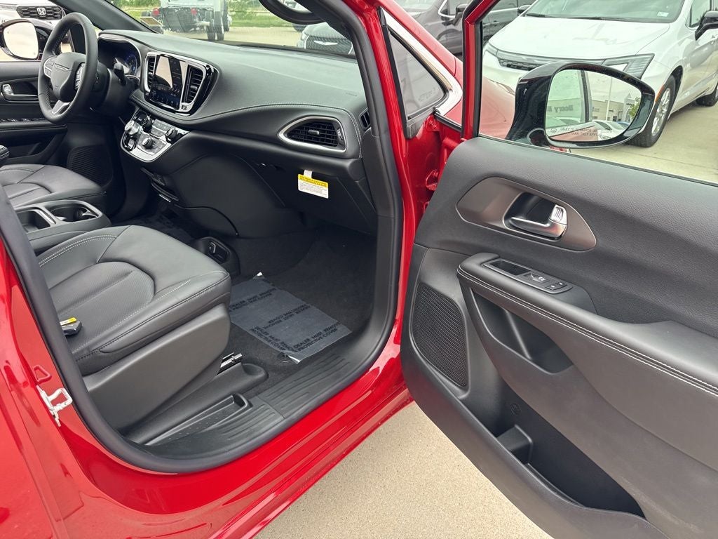 2027 Chrysler Pacifica PACIFICA SELECT