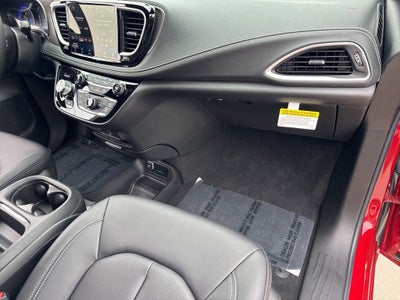 2027 Chrysler Pacifica PACIFICA SELECT