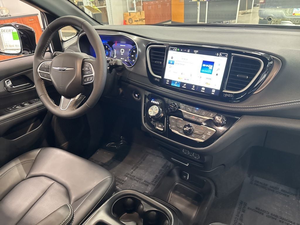 2025 Chrysler Pacifica PACIFICA SELECT
