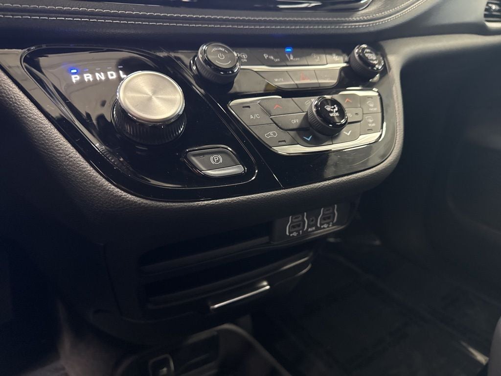 2025 Chrysler Pacifica PACIFICA SELECT