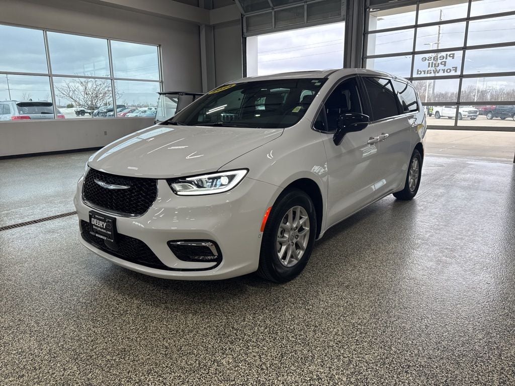 2025 Chrysler Pacifica PACIFICA SELECT