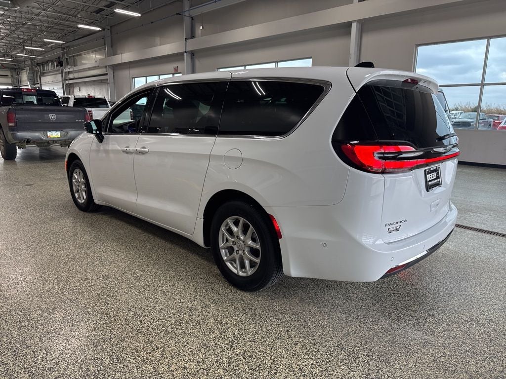 2025 Chrysler Pacifica PACIFICA SELECT