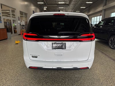 2025 Chrysler Pacifica PACIFICA SELECT