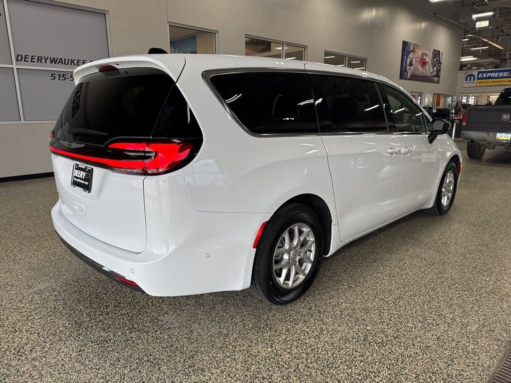 2025 Chrysler Pacifica PACIFICA SELECT