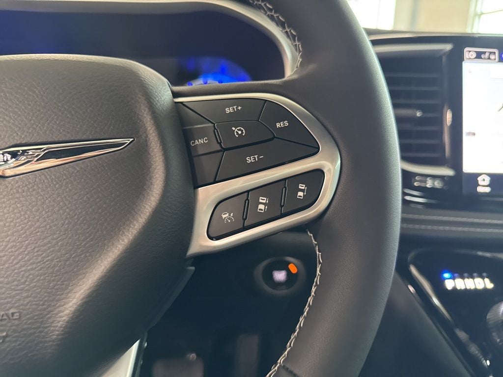 2025 Chrysler Pacifica PACIFICA SELECT