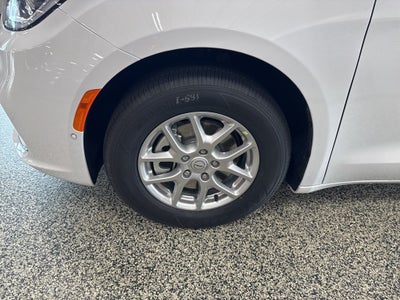 2025 Chrysler Pacifica PACIFICA SELECT